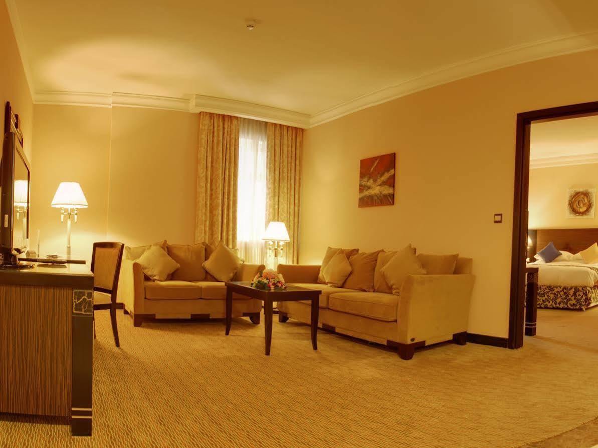 Sharjah Palace Hotel Exterior foto